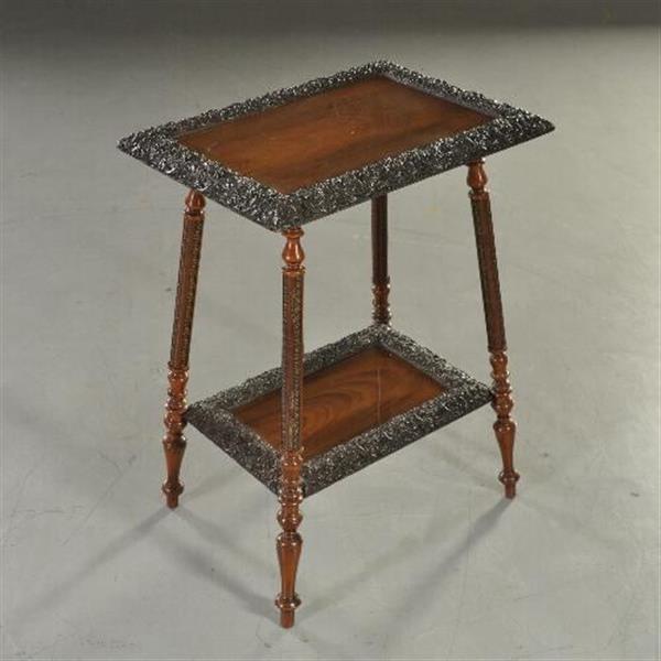 Grote foto wonderlijke bijzettafel met 2 bladen met reli flijstwerk 1870 1890 no.993904 antiek en kunst stoelen en banken