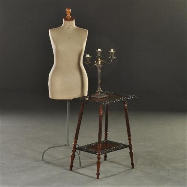 Grote foto wonderlijke bijzettafel met 2 bladen met reli flijstwerk 1870 1890 no.993904 antiek en kunst stoelen en banken