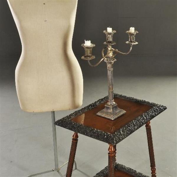 Grote foto wonderlijke bijzettafel met 2 bladen met reli flijstwerk 1870 1890 no.993904 antiek en kunst stoelen en banken