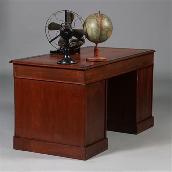 Grote foto mahonie schrijfbureau victoriaans ca 1860 met prachtig goud gestempel oud leer no.211725 antiek en kunst overige in antiek gebruiksvoorwerpen
