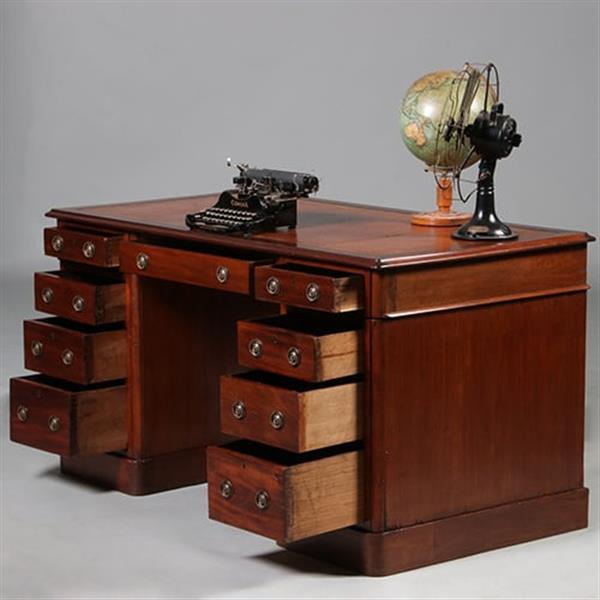 Grote foto mahonie schrijfbureau victoriaans ca 1860 met prachtig goud gestempel oud leer no.211725 antiek en kunst overige in antiek gebruiksvoorwerpen