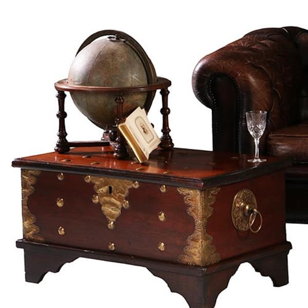 Grote foto kleine koloniale compagniekist of documentenkist met alarmbel in het slot ca 1700 no.211720 antiek en kunst stoelen en banken