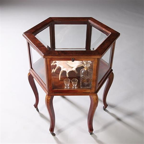 Grote foto hexagonaal vitrinetafeltje in notenhout met drie klepjes ca 1900 no.211705 antiek en kunst stoelen en banken