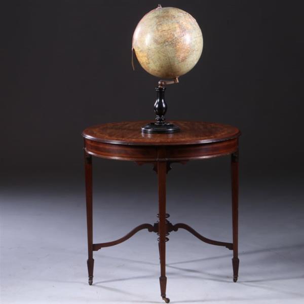 Grote foto salontafel in de hoge 19e eeuwse traditie fraai ingelegd door p e gane artistic furniture ca 1 antiek en kunst stoelen en banken