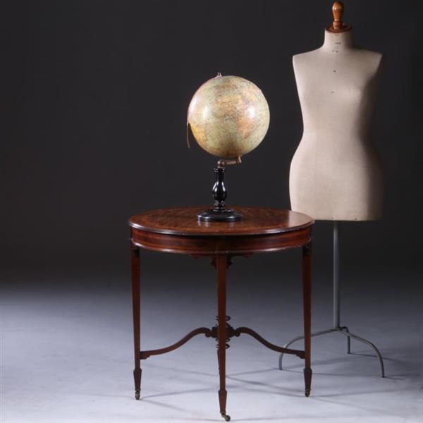 Grote foto salontafel in de hoge 19e eeuwse traditie fraai ingelegd door p e gane artistic furniture ca 1 antiek en kunst stoelen en banken
