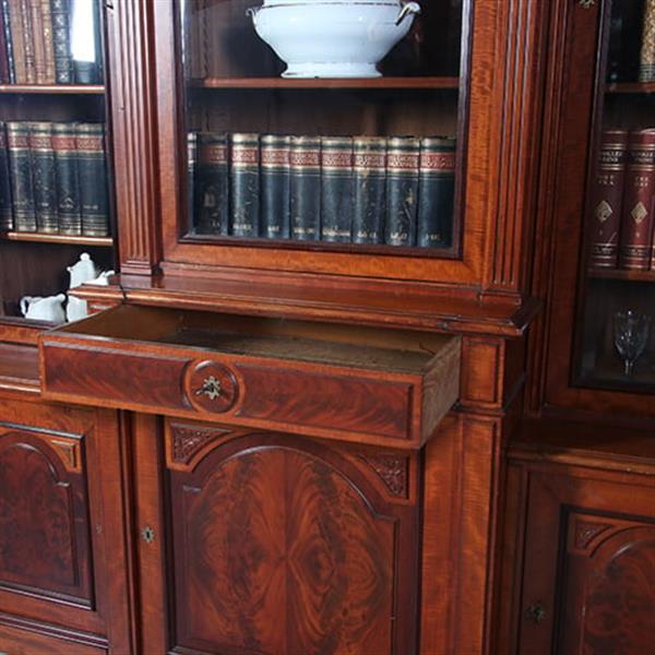 Grote foto bibliotheekkast 2 60 m hoog met 6 deuren en dubbel break front ca. 1880 facet geslepen glas no.222 antiek en kunst stoelen en banken