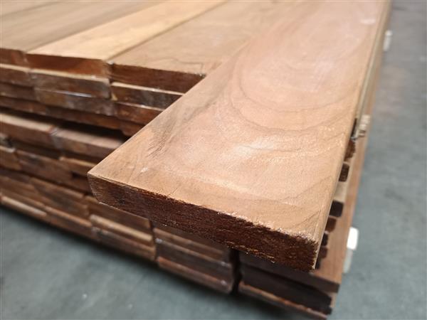 Grote foto 21x120mm 210cm ipe doe het zelf en verbouw hout en planken