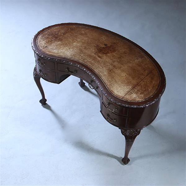 Grote foto niervormig bureau met fabelachtig mooi oud leer en 5 laden ca 1900 no.230210 antiek en kunst overige in antiek gebruiksvoorwerpen