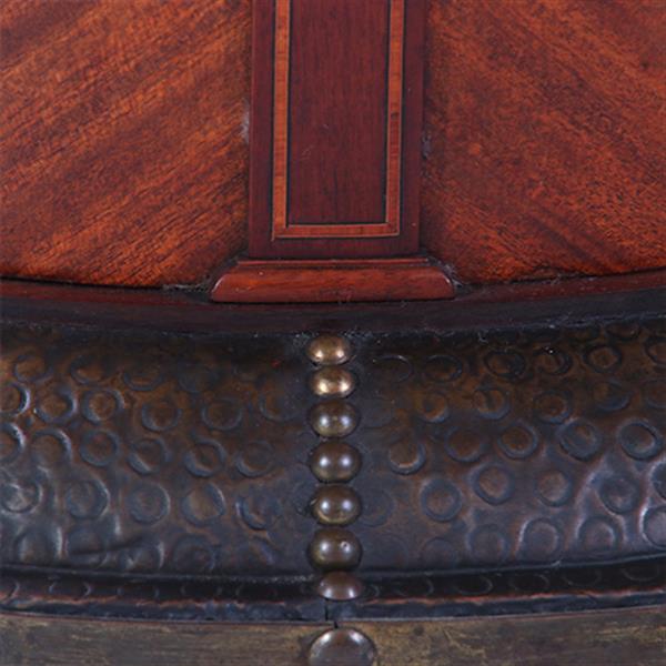 Grote foto art and craft mahonie bijzettafel met blokmoza ek blad en brons beslagen voet ca 1890 no.222175 antiek en kunst stoelen en banken