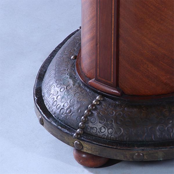 Grote foto art and craft mahonie bijzettafel met blokmoza ek blad en brons beslagen voet ca 1890 no.222175 antiek en kunst stoelen en banken
