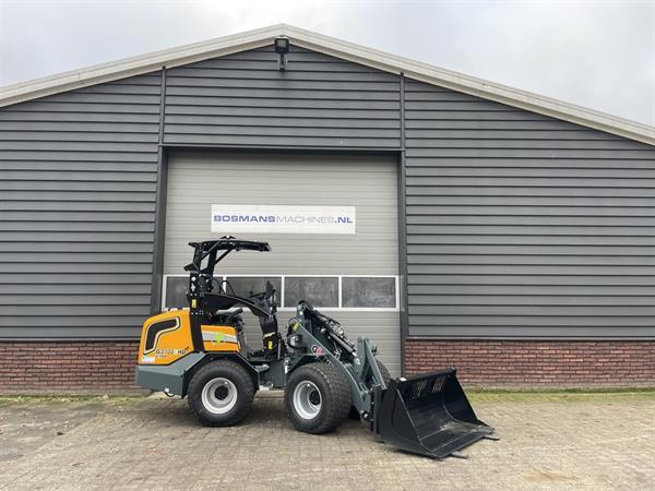 Grote foto giant g2700e x tra hd minishovel kniklader nieuw electrisch agrarisch shovels