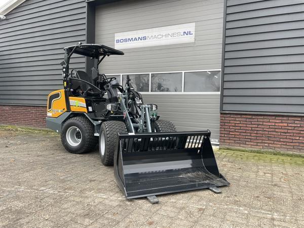 Grote foto giant g2700e x tra hd minishovel kniklader nieuw electrisch agrarisch shovels