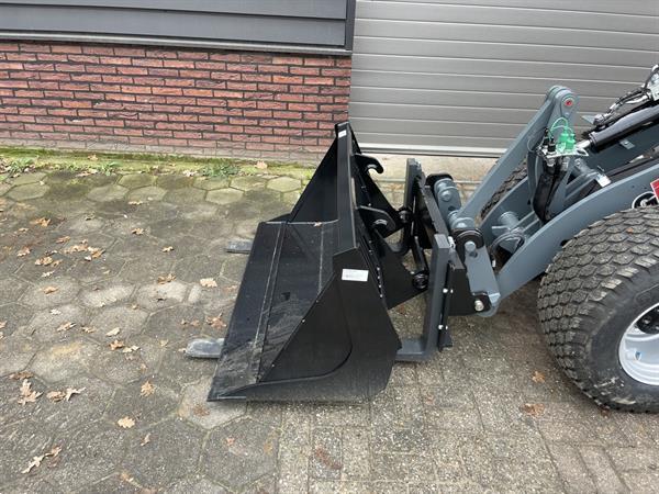 Grote foto giant g2700e x tra hd minishovel kniklader nieuw electrisch agrarisch shovels