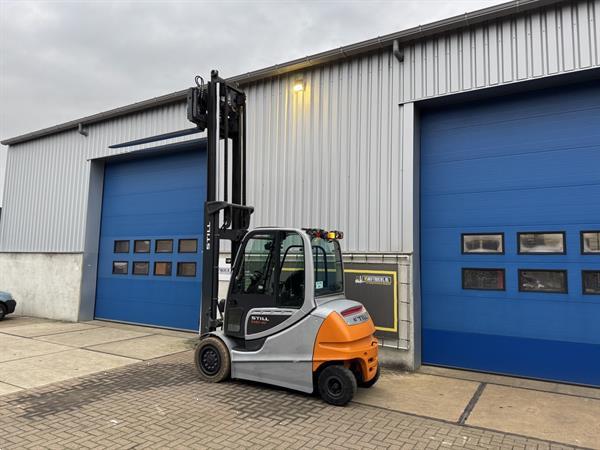 Grote foto vs 21980 elektrische heftruck still rx60 40 bj2018 vorkenspreider agrarisch heftrucks