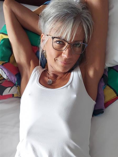 Grote foto jonge vrouw van 58 zoekt seks erotiek vrouw zoekt mannelijke sekspartner