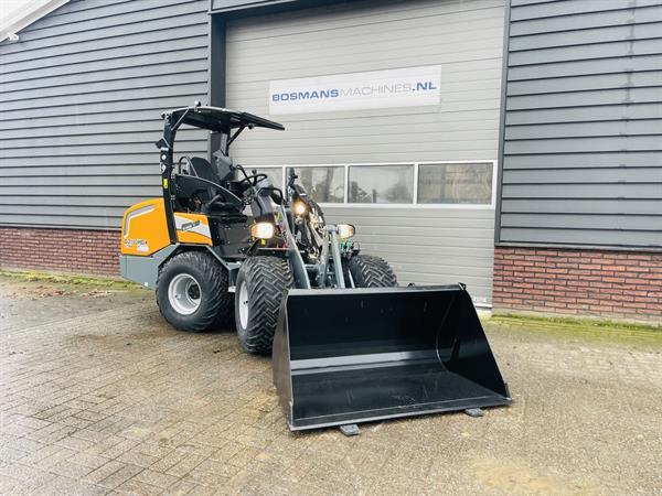 Grote foto giant g2700 hd x tra minishovel kniklader nieuw agrarisch shovels