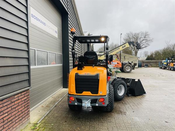 Grote foto giant g2700 hd x tra minishovel kniklader nieuw agrarisch shovels