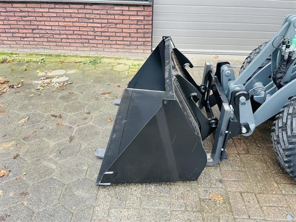 Grote foto giant g2700 hd x tra minishovel kniklader nieuw agrarisch shovels