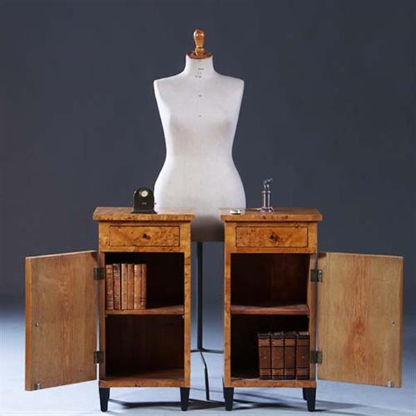 Grote foto stel van 2 blonde nachtkastjes zeer strak biedermeier berkenwortel ca 1825 no.231630 antiek en kunst stoelen en banken