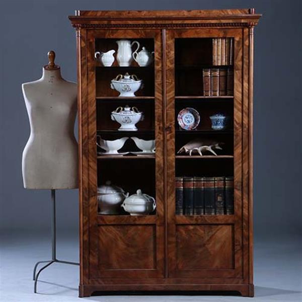Grote foto strakke biedermeier boekenkast servieskast in bloemmahonie met verstelbare planken no.231635 antiek en kunst stoelen en banken