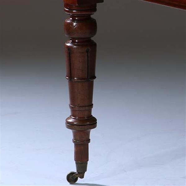 Grote foto lange engelse eetkamertafel met 3 inlegbladen in mooie oude kleur no.222905 antiek en kunst stoelen en banken
