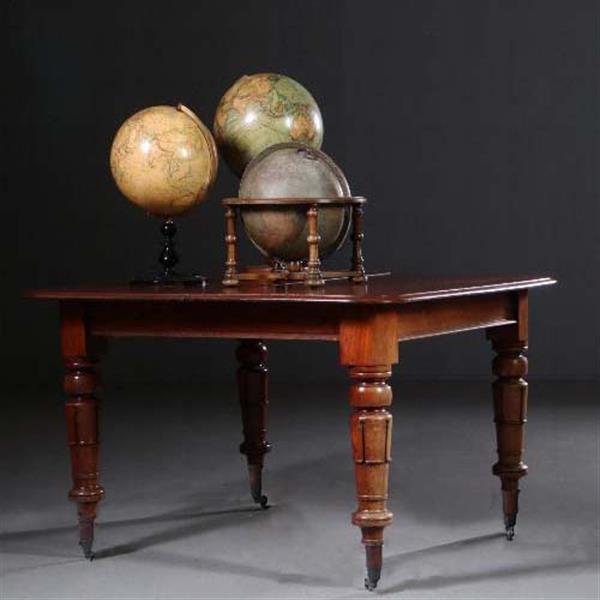 Grote foto lange engelse eetkamertafel met 3 inlegbladen in mooie oude kleur no.222905 antiek en kunst stoelen en banken