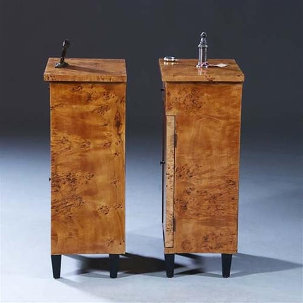 Grote foto stel van 2 blonde nachtkastjes zeer strak biedermeier berkenwortel ca 1825 no.231630 antiek en kunst stoelen en banken