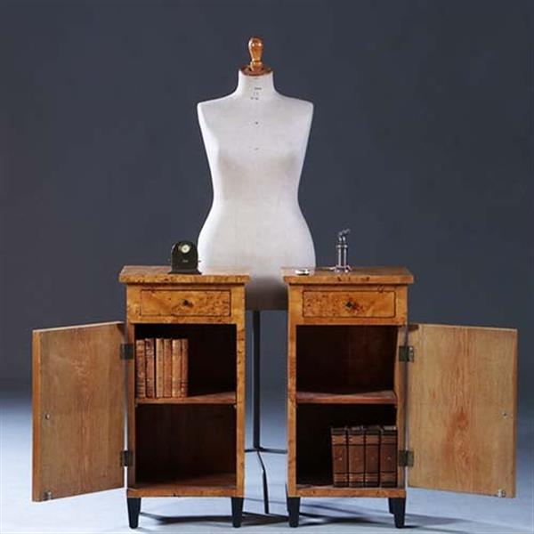 Grote foto stel van 2 blonde nachtkastjes zeer strak biedermeier berkenwortel ca 1825 no.231630 antiek en kunst stoelen en banken