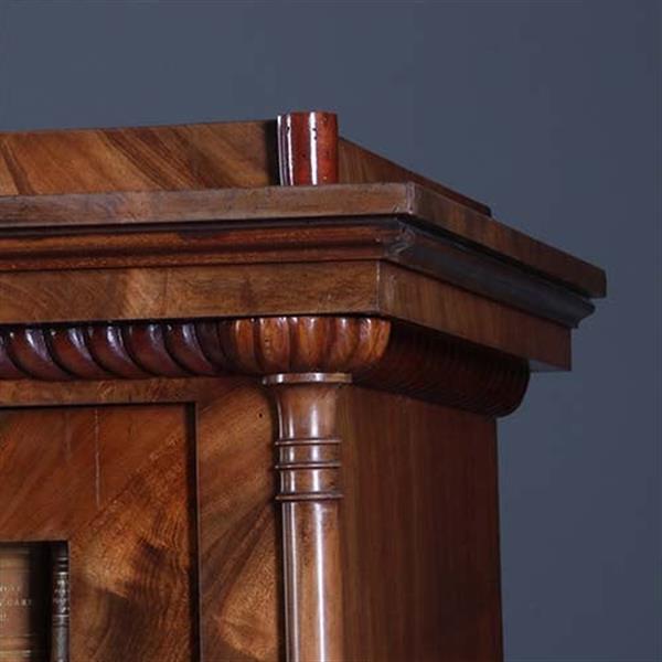 Grote foto strakke biedermeier boekenkast servieskast in bloemmahonie met verstelbare planken no.231635 antiek en kunst stoelen en banken