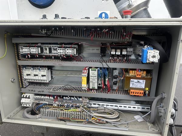 Grote foto sorma rb2 120 net clipper verpakkingsmachine jaar 2008 met wijnglasetikettenprinter agrarisch tuinbouw