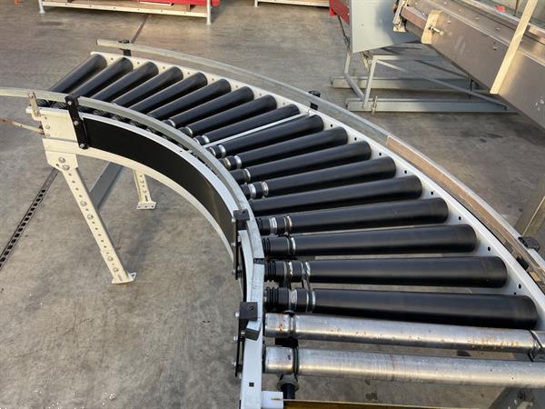 Grote foto sorma rollenbaan aangedreven met 90 bocht en transportband 145 x 60 cm agrarisch transportbanden