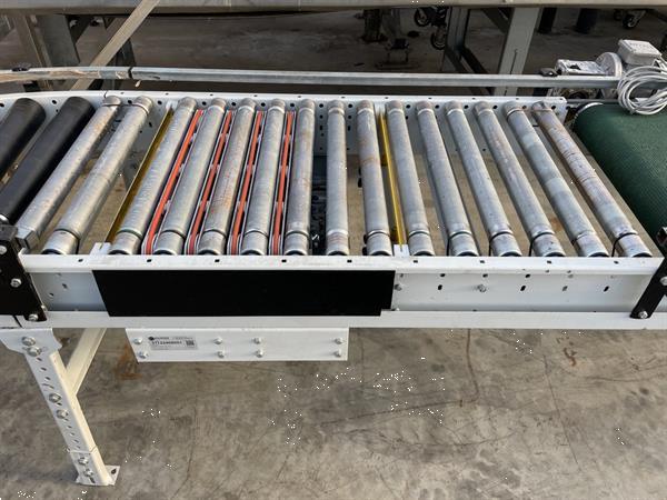 Grote foto sorma rollenbaan aangedreven met 90 bocht en transportband 145 x 60 cm agrarisch transportbanden