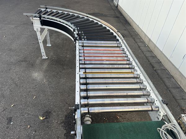 Grote foto sorma rollenbaan aangedreven met 90 bocht en transportband 145 x 60 cm agrarisch transportbanden