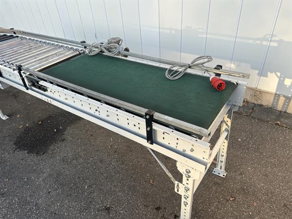 Grote foto sorma rollenbaan aangedreven met 90 bocht en transportband 145 x 60 cm agrarisch transportbanden