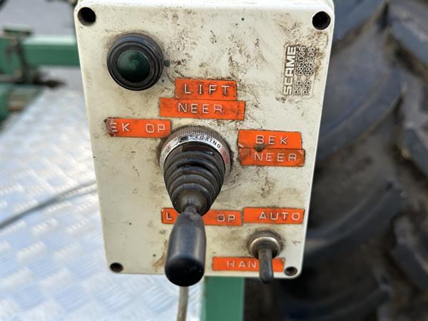 Grote foto baekelandt preirooier voor knolselderij en prei agrarisch oogstmachines