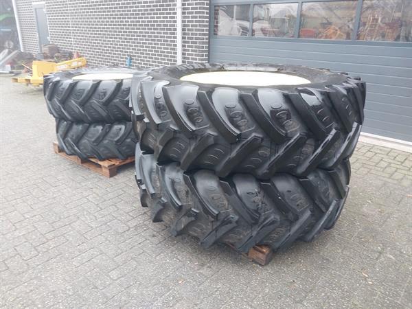 Grote foto john deere wielen 520 85 r38 420 85 r28 agrarisch wielen