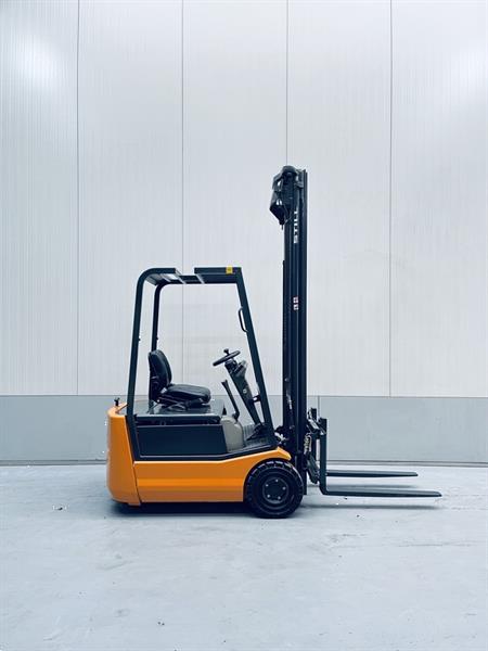Grote foto still r20 14 agrarisch heftrucks