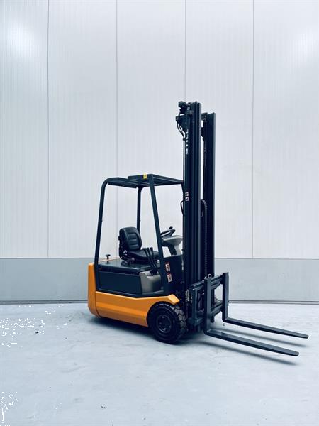 Grote foto still r20 14 agrarisch heftrucks