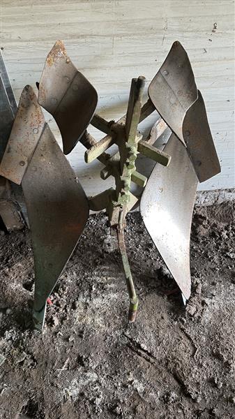 Grote foto holder ploeg eg breker agrarisch tuinbouw