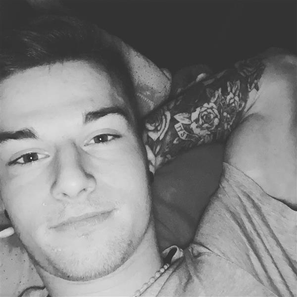 Grote foto opzoek naar geile milf contacten en berichten man zoekt vrouw