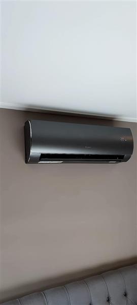Grote foto split airco wandmodel vloermodel diensten en vakmensen montagewerken