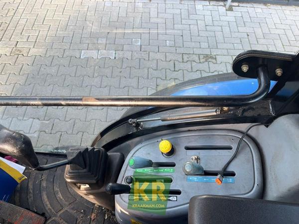 Grote foto new holland boomer 54d 276299 agrarisch akkerbouw