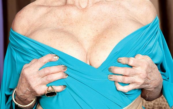 Grote foto oudere weduwe wil 2de jeugd beleven erotiek vrouw zoekt man
