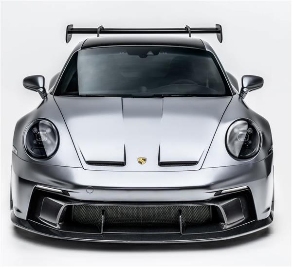 Grote foto dit betreft een porsche 992 gt3 adro carbon voorbumper lucht happer auto onderdelen tuning en styling