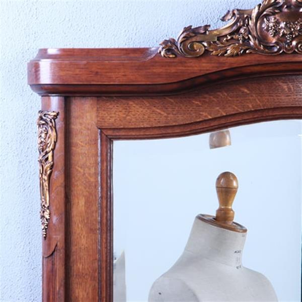 Grote foto schouwspiegel met facetgeslepen spiegelglas in eikenhouten lijst met bronzen ornamenten ca 1875 no. antiek en kunst spiegels