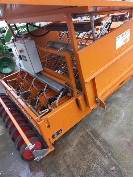 Grote foto regero r2010 plantmachine agrarisch zaaimachines