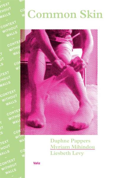 Grote foto common skin context without walls boeken fotografie en design