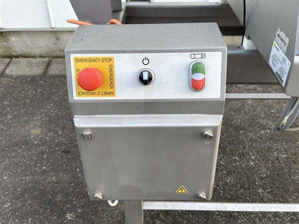 Grote foto bizerba sesotec varicon 1300 200 250 150 125 t1 metaaldetector met blazer agrarisch tuinbouw