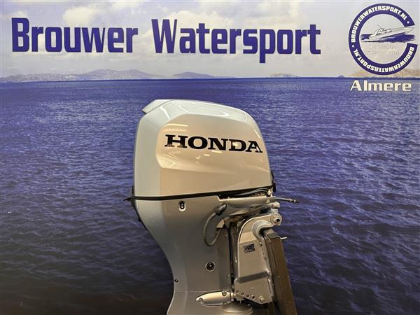 Grote foto honda 100 pk buitenboordmotor artikel nummer 2428 bf100 watersport en boten buiten en binnenboordmotoren