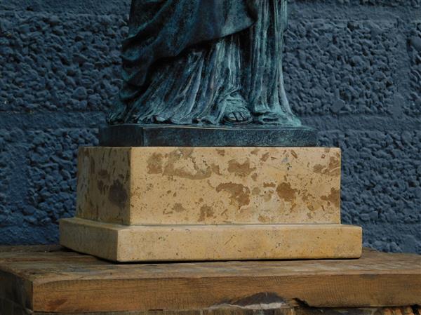 Grote foto een bronzen beeld sculptuur van the statue of liberty tuin en terras tuindecoratie